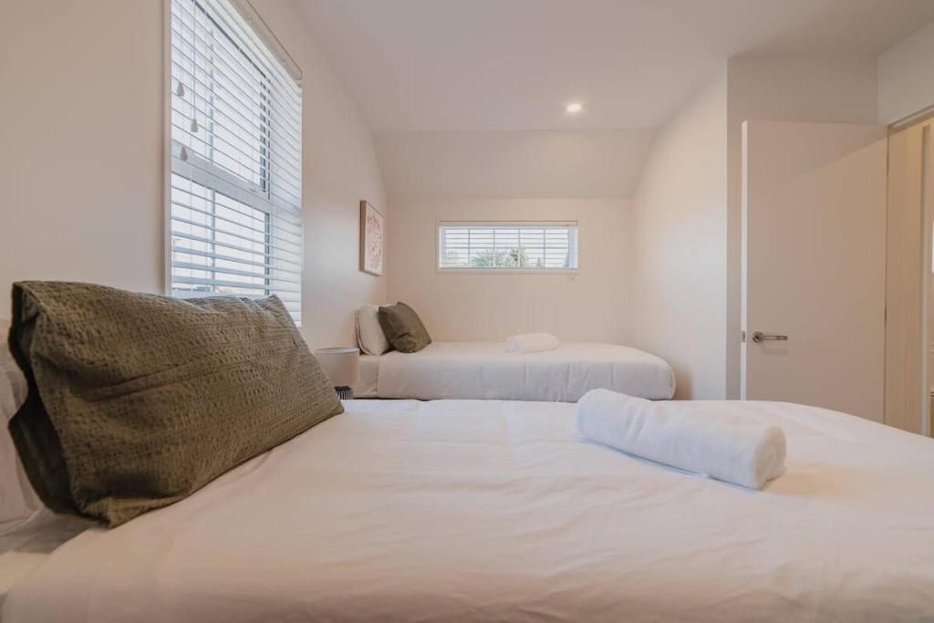 Garden View 2-Bedroom Getaway in Christchurch - Resim 23