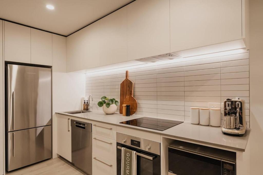 Bright & Airy on Tuam - 2Bedroom Apartment - Resim 9