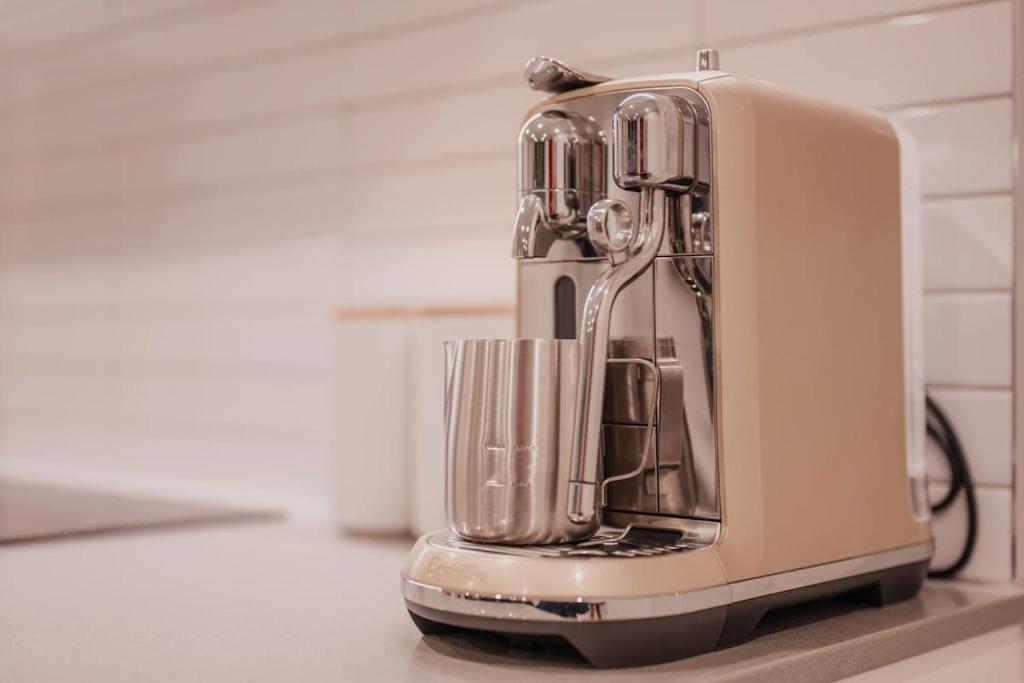 Bright & Airy on Tuam - 2Bedroom Apartment - Resim 26