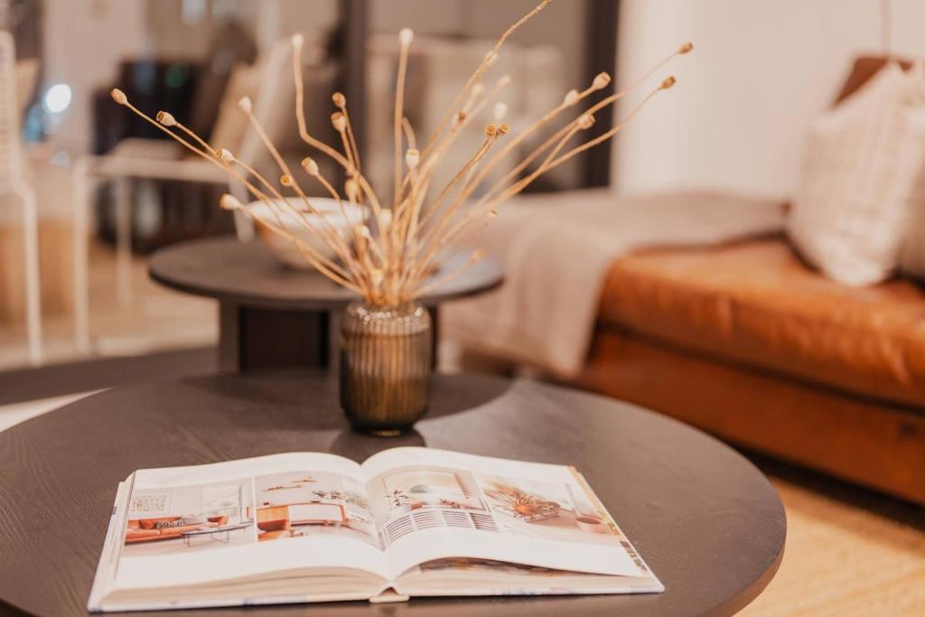 Bright & Airy on Tuam - 2Bedroom Apartment - Resim 31