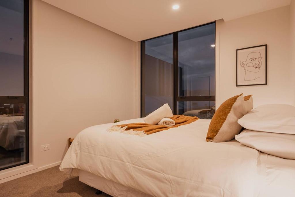 Bright & Airy on Tuam - 2Bedroom Apartment - Resim 6
