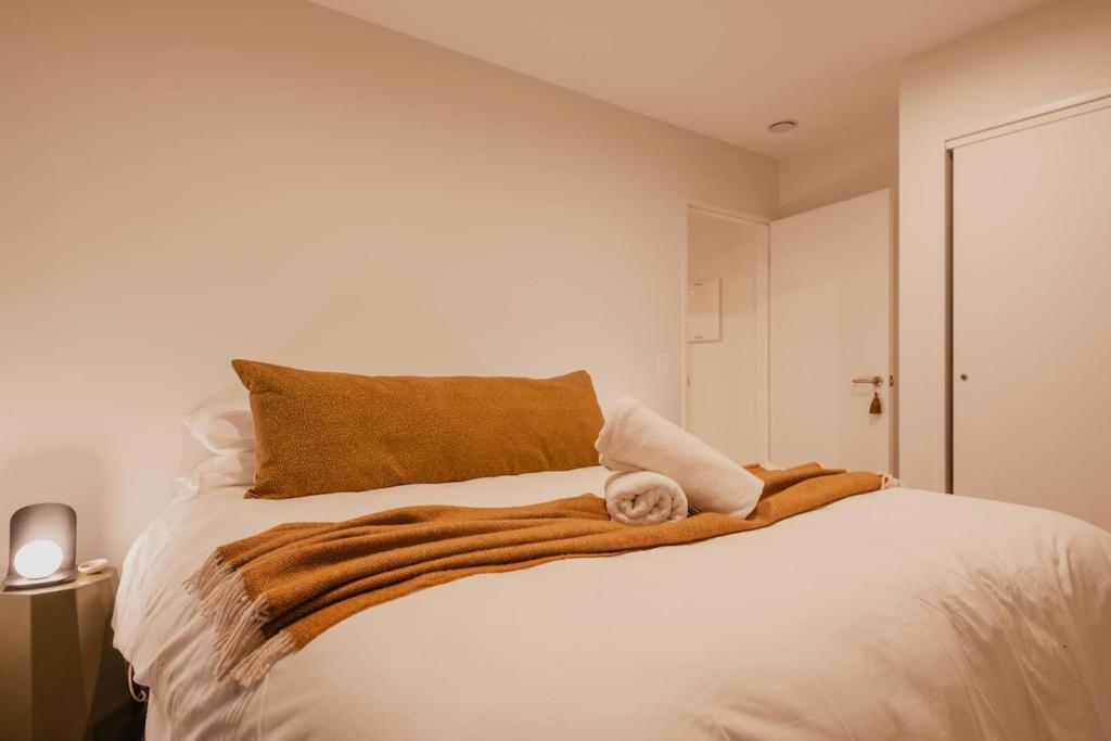 Bright & Airy on Tuam - 2Bedroom Apartment - Resim 32