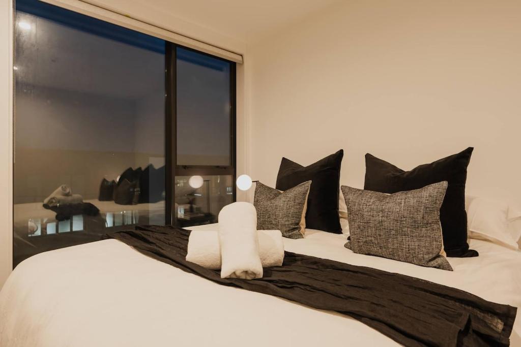 Bright & Airy on Tuam - 2Bedroom Apartment - Resim 34