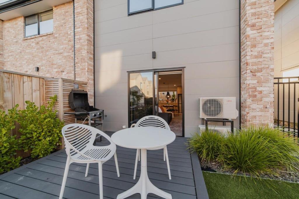 Enchanting Getaway in Merivale - Resim 14