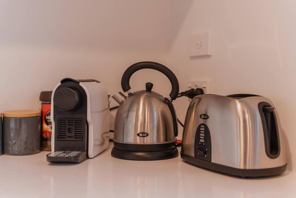 Enchanting Getaway in Merivale - Resim 24