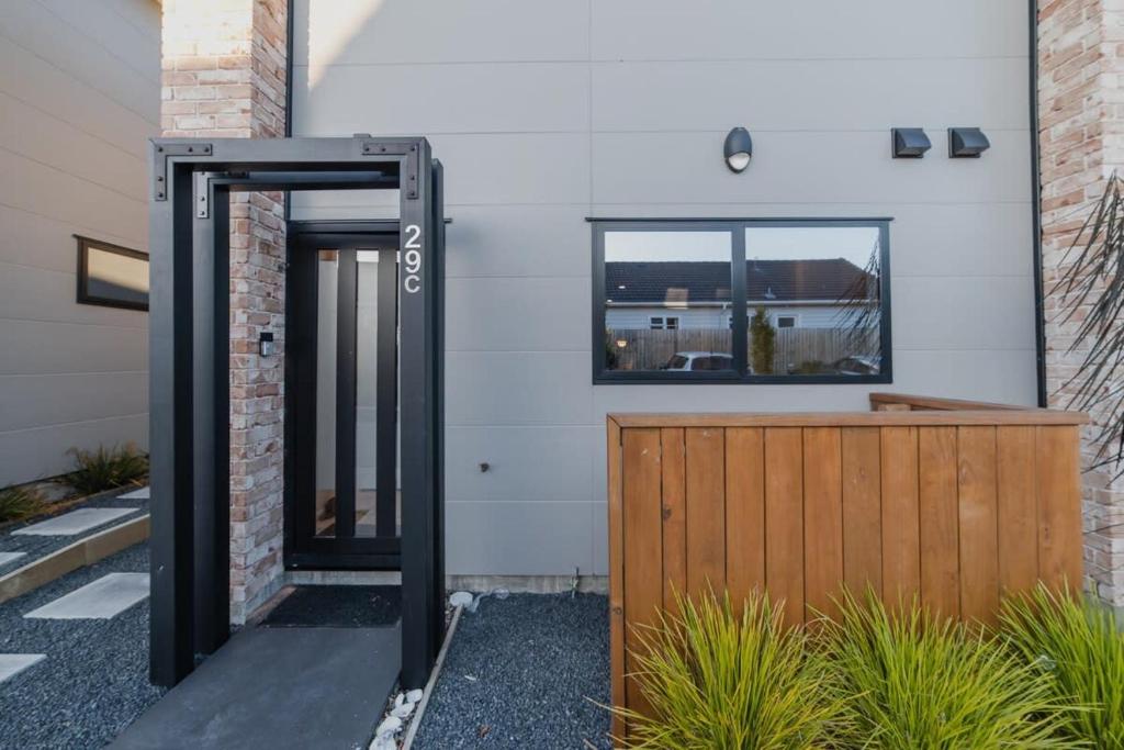 Enchanting Getaway in Merivale - Resim 22