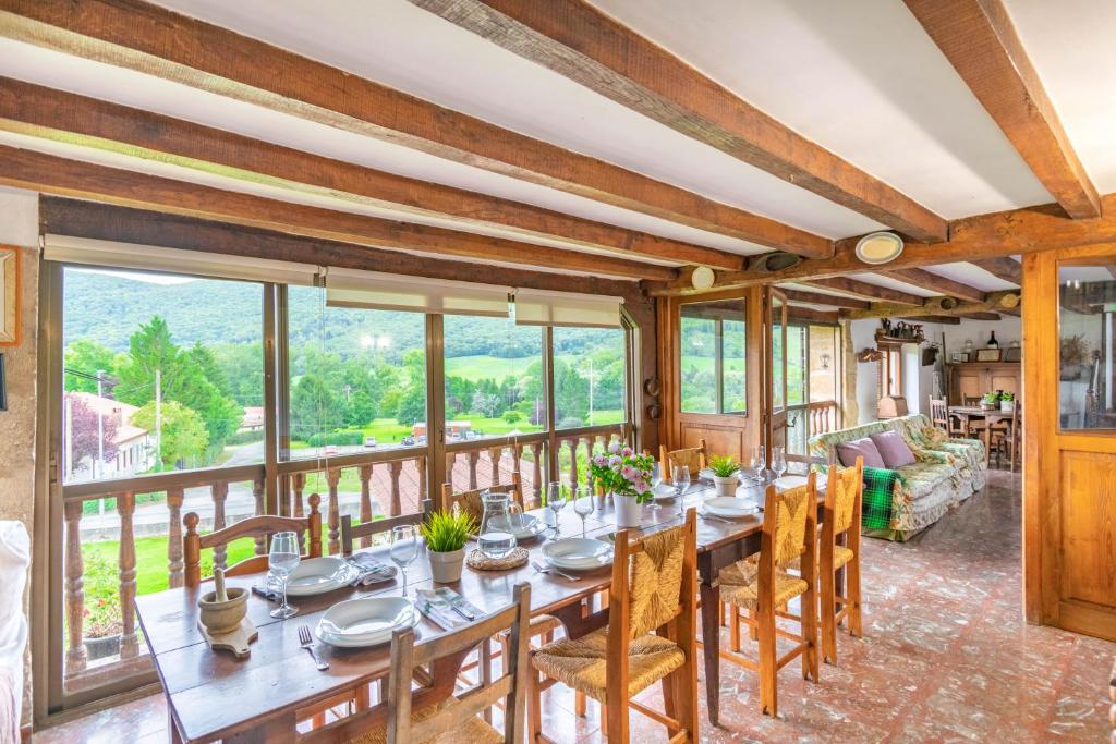 Casa rural Arotzenia, hogar rústico en pleno valle de la Ulzama - Casa De Seis Dormitorios