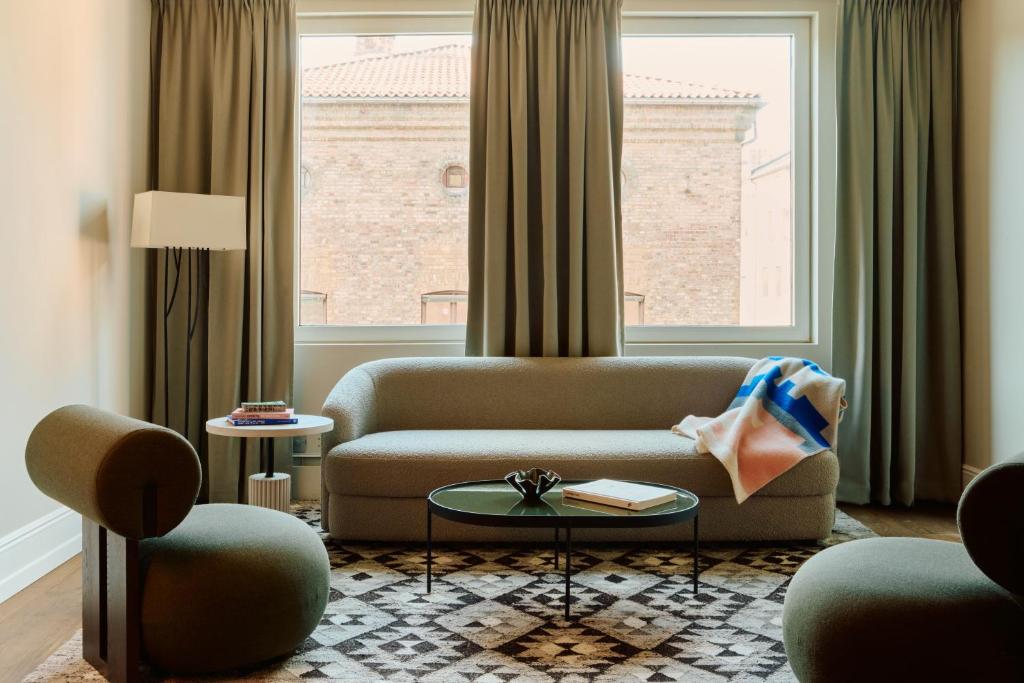 Att I Kvadraturen - Resim 8