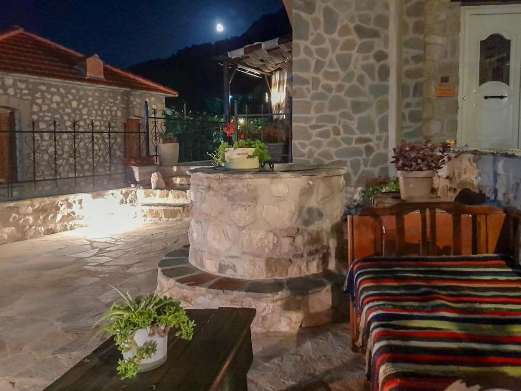 Patio nebo venkovní prostory v ubytování Elen's Suites Pramanta