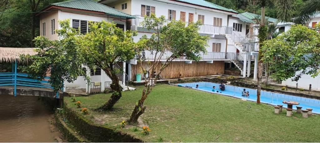 Bazén v ubytování Resort Iman D'Semungkis nebo v jeho okolí