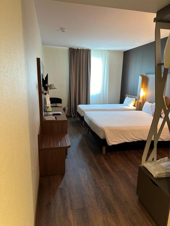 Campanile Saint Jean de Luz - Room Next Generation - 1 Double Bed 1 Single Bed