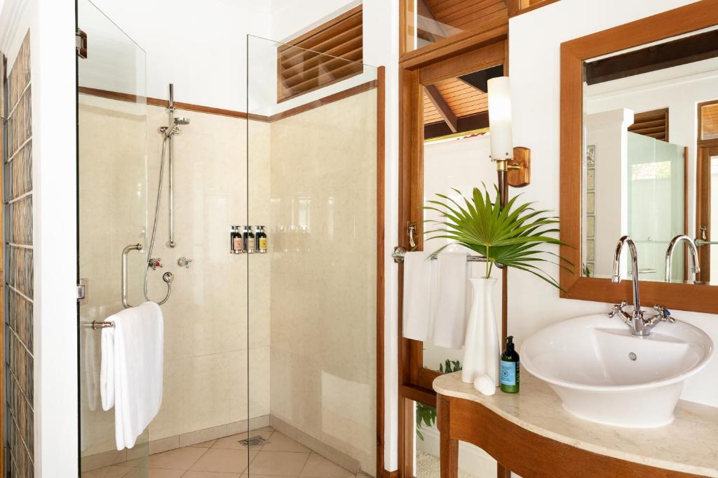 Niva Kurumba Maldives photo