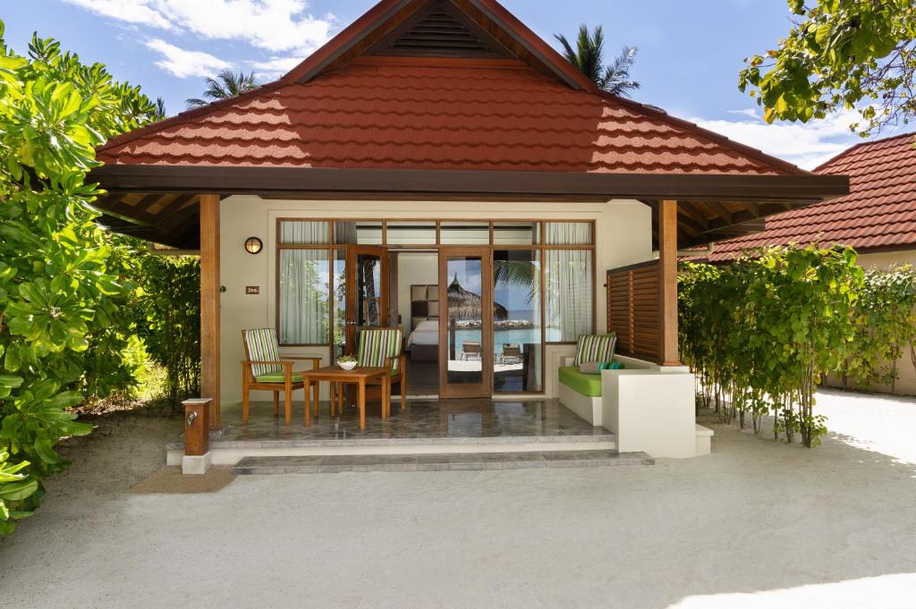 Niva Kurumba Maldives photo