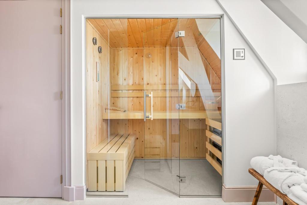 Postel nebo postele na pokoji v ubytování Eclectic Hotel Copper