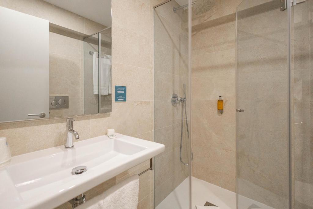 Uma casa de banho em Hotel Navarras