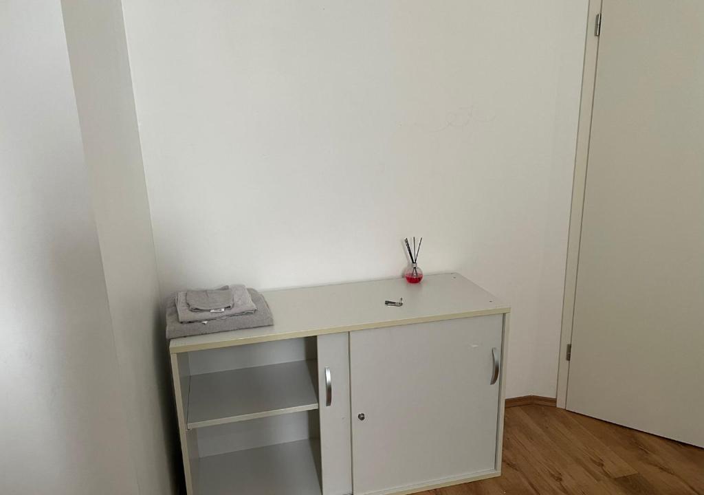 Fotografie z fotogalerie ubytování Le Wolf - 1 Chambre privée dans un appartement - 5mn tram du centre ville - 15mn tram Gare TGV Mulhouse - Wifi - Parking v destinaci Mulhouse