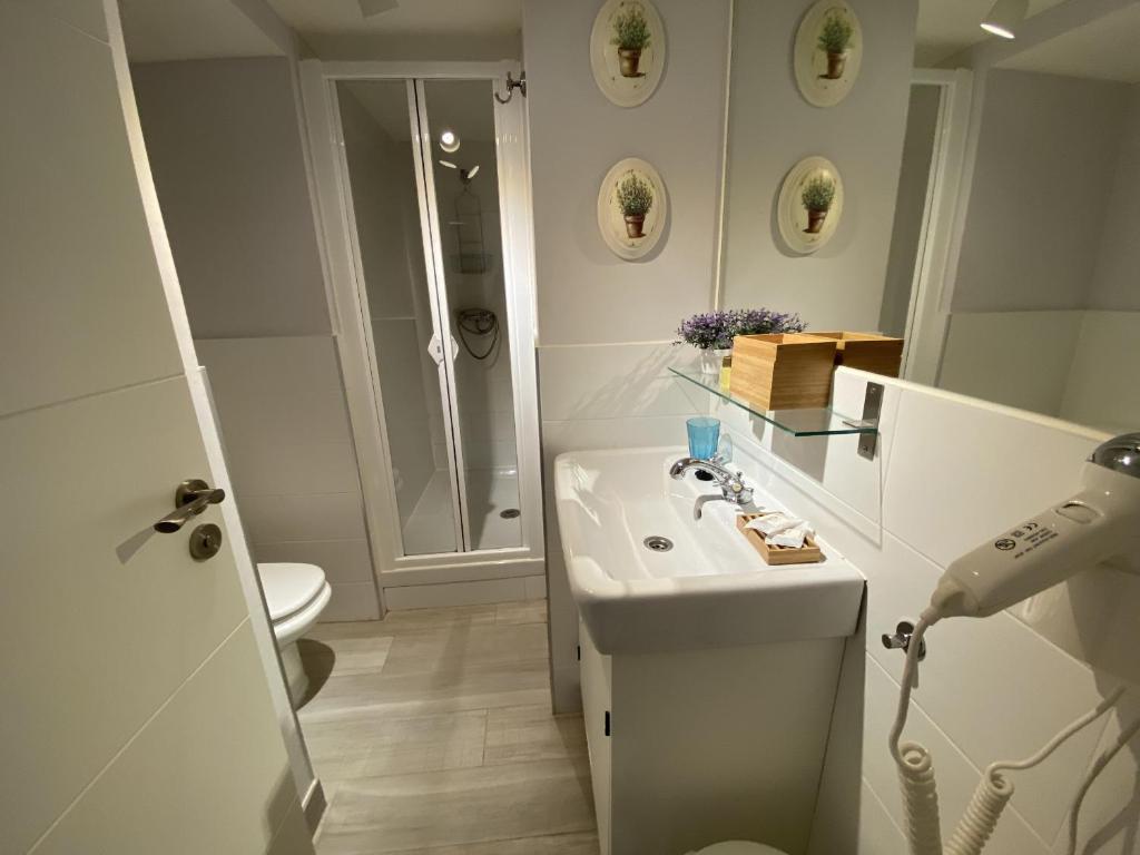 Koupelna v ubytování Apartamentos "Casa Abuelo Juan"