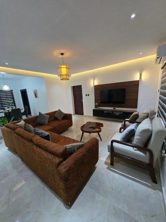 The Blcksite - 3 bedroom apartments in Wuse - Premium Apartment Mit 3 Schlafzimmern Und Balkon