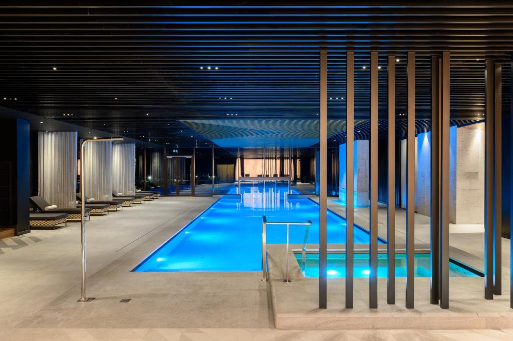 Bazén v ubytování Melea - The Health Concept - Adults Only Hotel nebo v jeho okolí