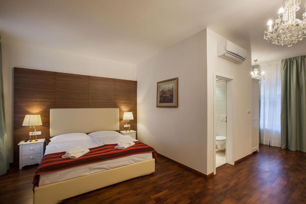 Little King Hotel U Malvaze - 3