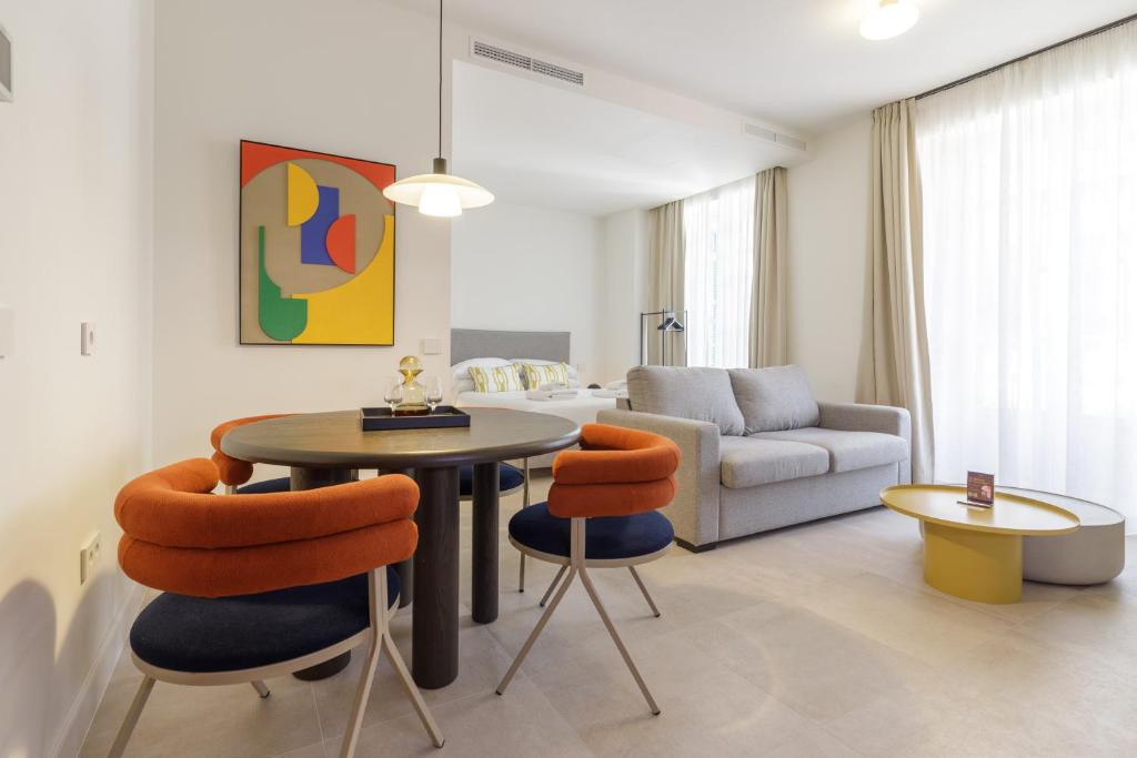 Plaza del Siglo Suites & Boutique Apartments by Caleta Homes - 1