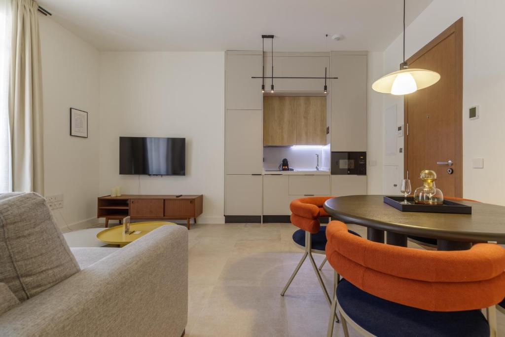 Plaza del Siglo Suites & Boutique Apartments by Caleta Homes - 5