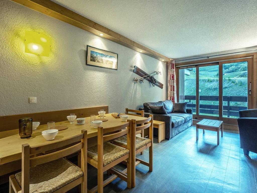 Photo de la galerie de l'établissement Appartement cosy aux pieds des pistes à Méribel - FR-1-355-73, à Méribel