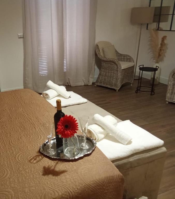Łóżko lub łóżka w pokoju w obiekcie Casa Rosamari - su Lago di Posta Fibreno, Appartamento con camino