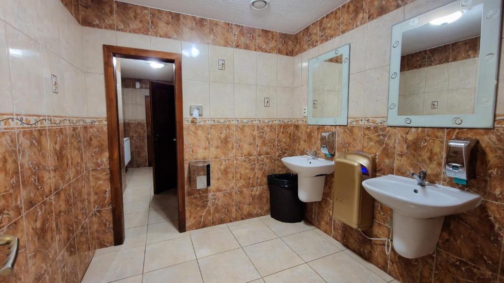 Bilik mandi di Brasserka