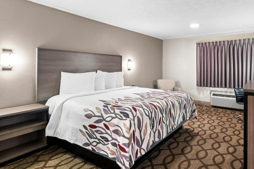 Red Roof Inn & Suites Lexington - Hamburg - Superior King Room Niet Roken