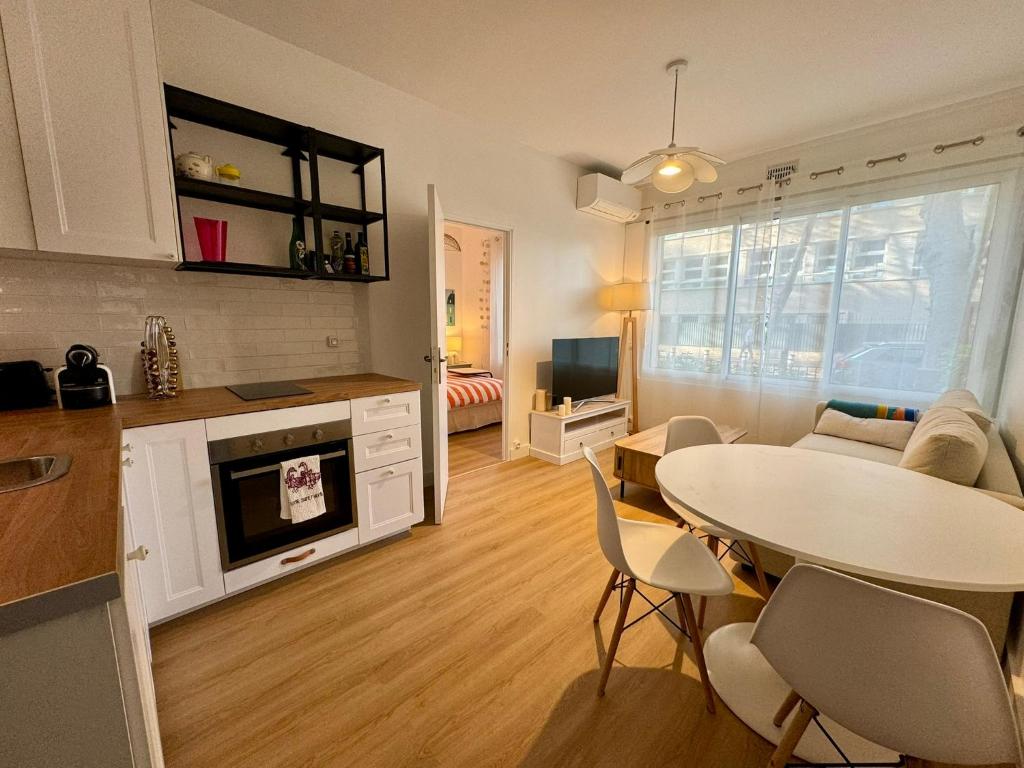 Photo de la galerie de l'établissement 2 pièces tout confort à Neuilly-sur-Seine, à Neuilly-sur-Seine