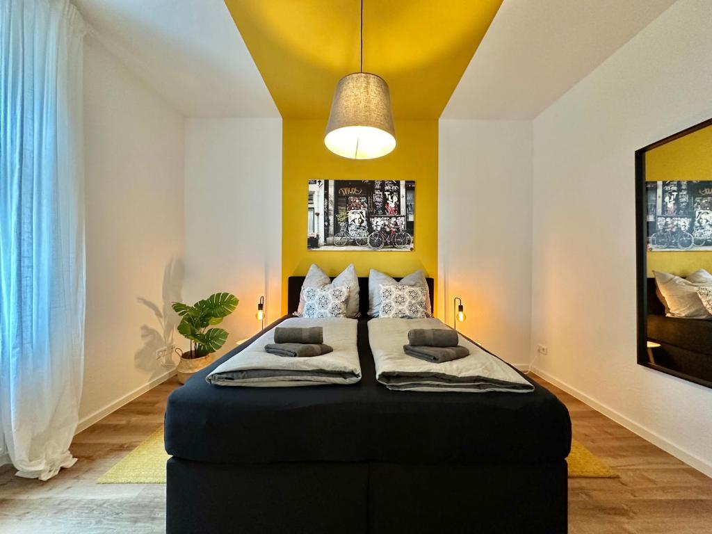 250m Rhine - quiet Appartement near centralstation- secretplace-K-111-S