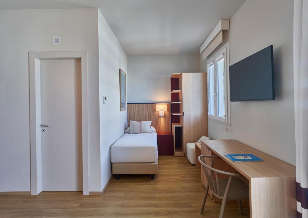 Serena Majestic Hotel - Triple Room With Terrace