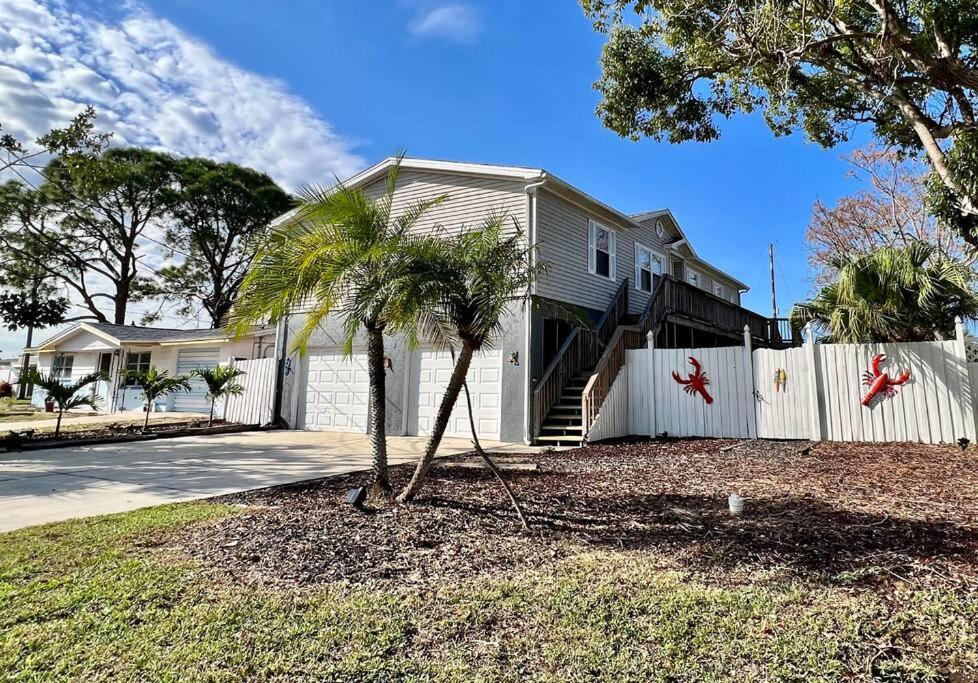 Waterfront home with direct Gulf access, El Logrado - Huis Met Drie Slaapkamers