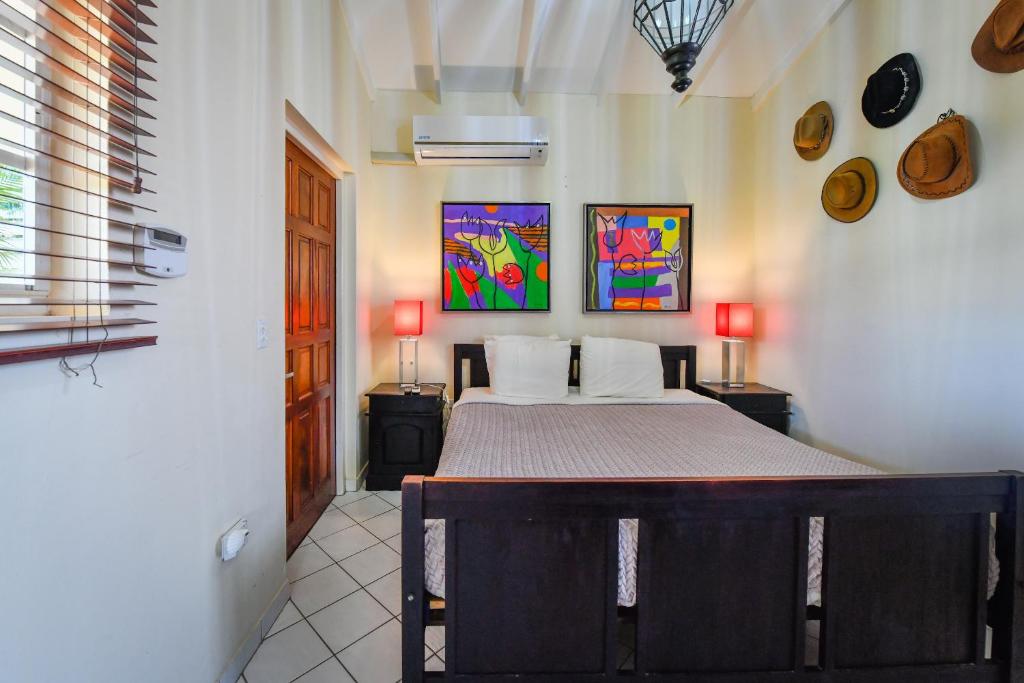 Postel nebo postele na pokoji v ubytování Brisas Studio Apartments