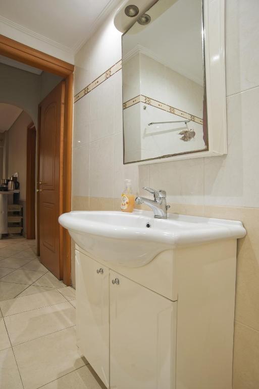 Koupelna v ubytování Seaside Spacious 2 BR, 2BA, Sea view Apt