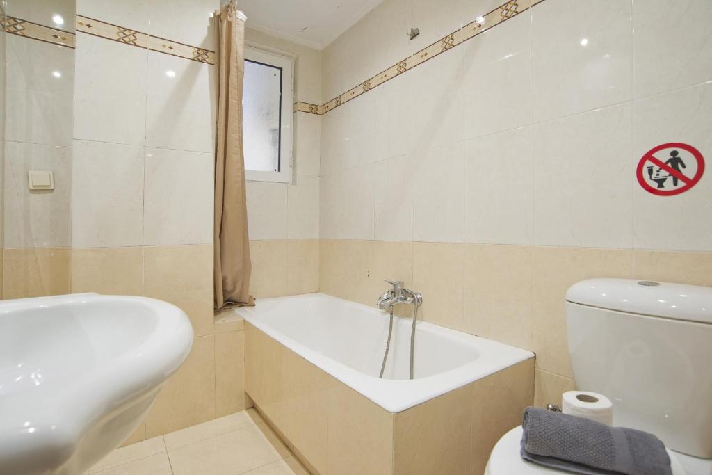 Koupelna v ubytování Seaside Spacious 2 BR, 2BA, Sea view Apt