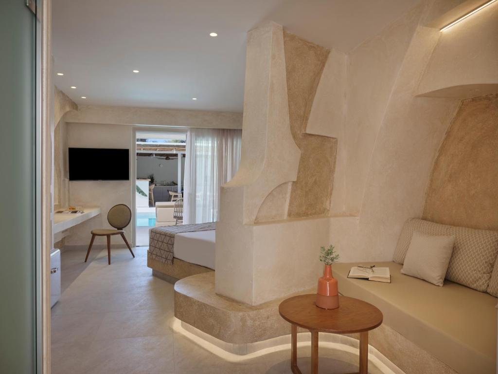 Heyday Luxury Suites - 17