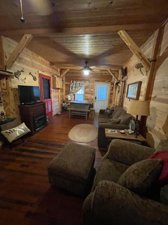 Posezení v ubytování Cedar Street Lodge