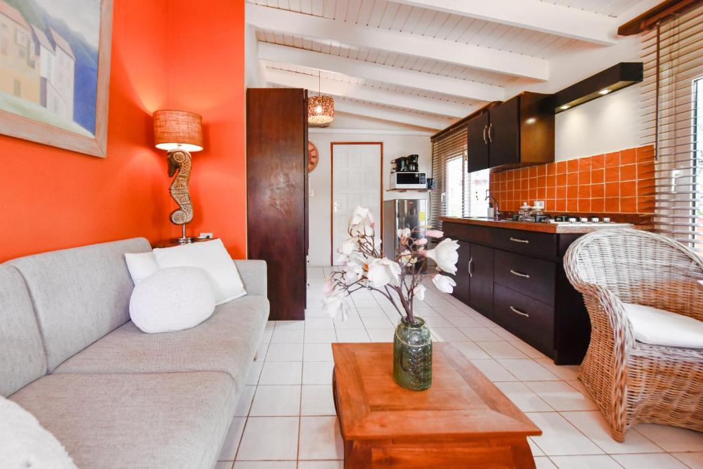Kuchyň nebo kuchyňský kout v ubytování Brisas Studio Apartments