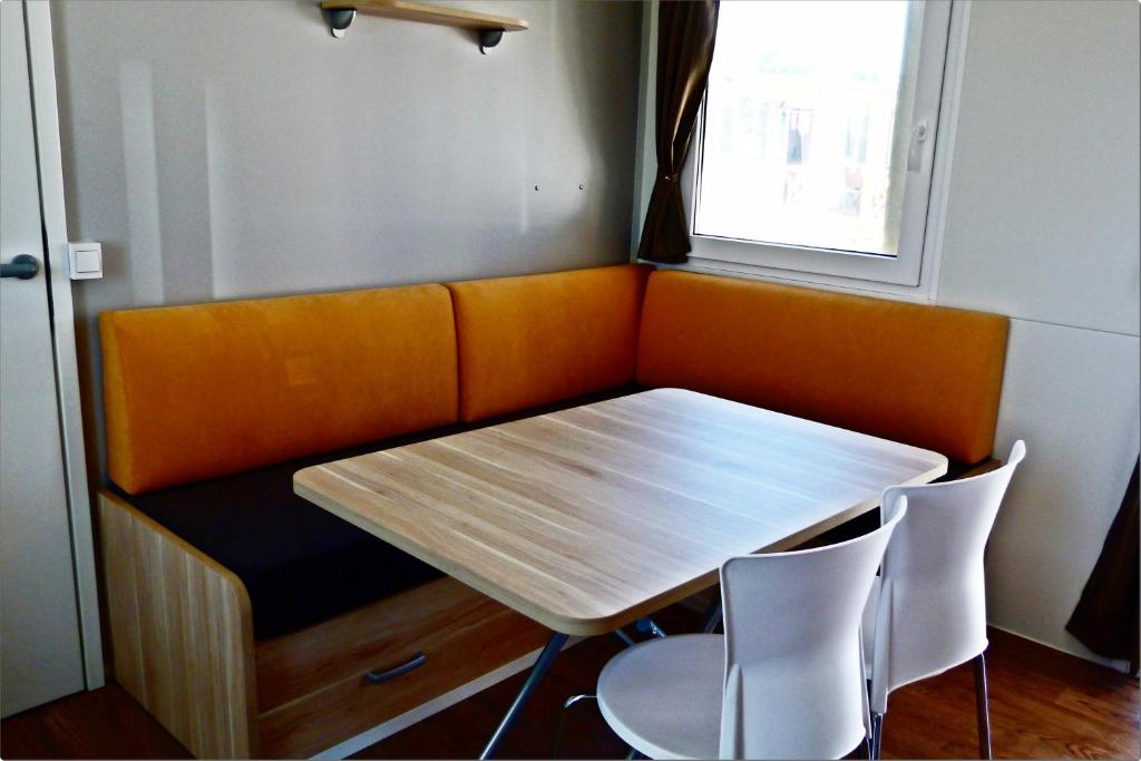 Fotografia z galérie ubytovania Mobile Homes Peroš v Zatone