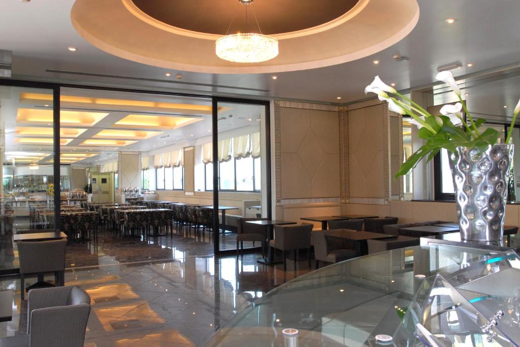 Restaurace v ubytování Grand Hotel Duca Di Mantova