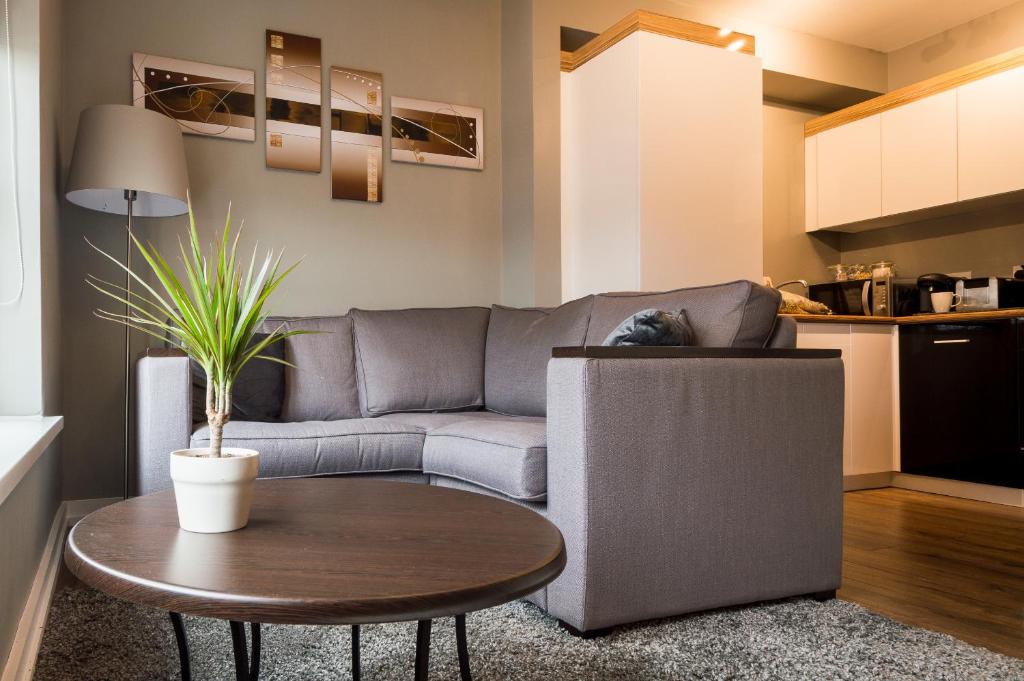 Aaron Wise Apartments - Two-Bedroom Apartment