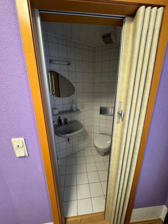 FAliyyas Village - Single Room With Private Bathroom