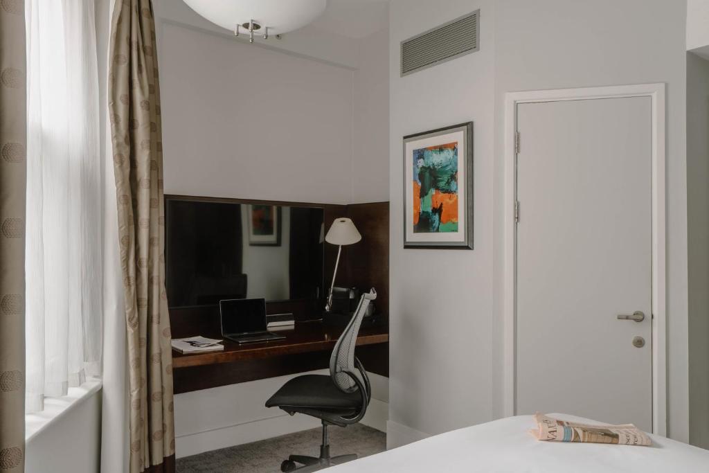 Club Quarters Hotel Trafalgar Square, London photo