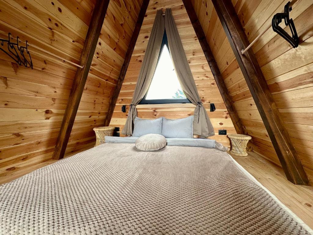 Postel nebo postele na pokoji v ubytování PeaksView Chalets