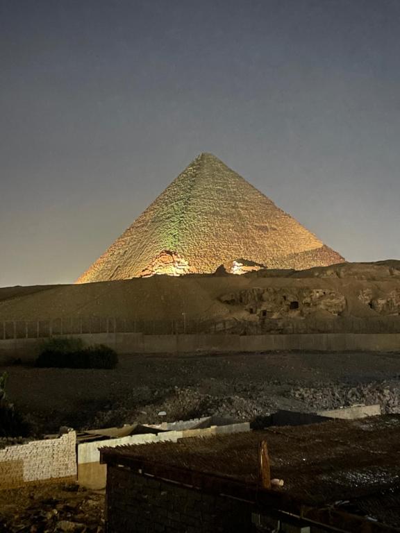 Fotografie z fotogalerie ubytování Golden Scarab Pyramids Hotel v Káhiře