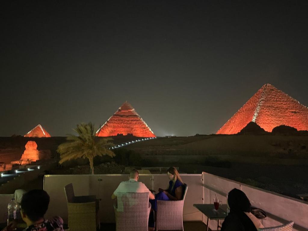 Fotografie z fotogalerie ubytování Golden Scarab Pyramids Hotel v Káhiře