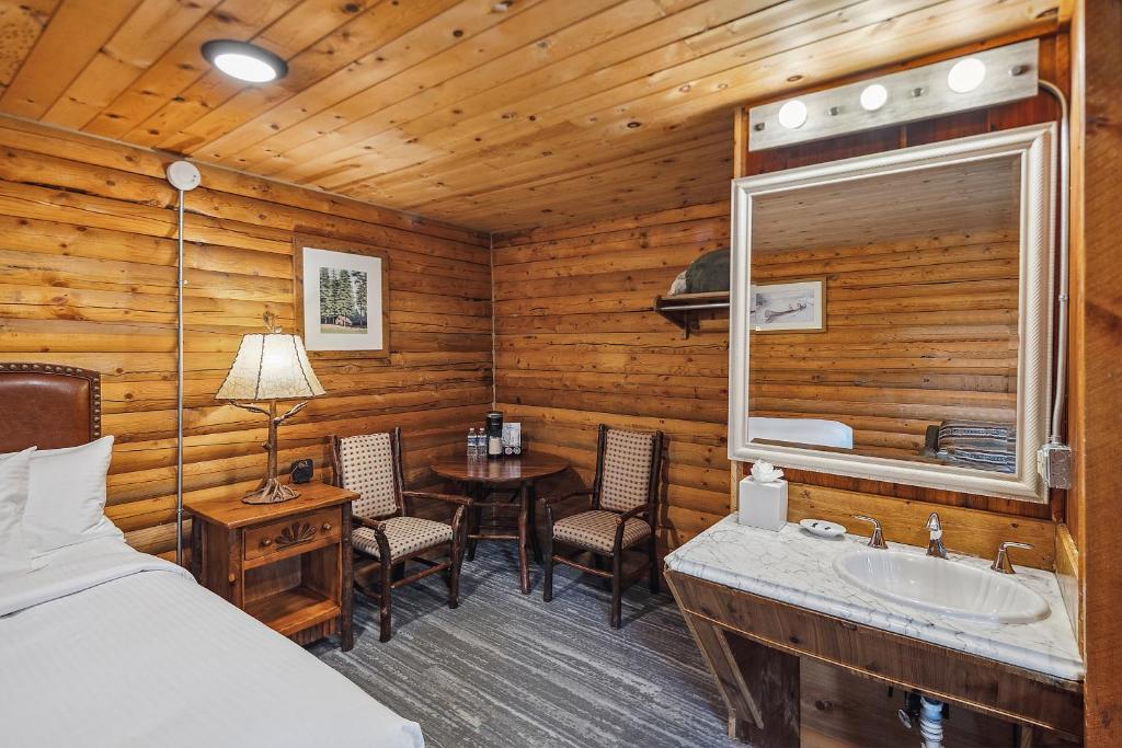 Denali Crow's Nest Cabins - 山景特大号床间