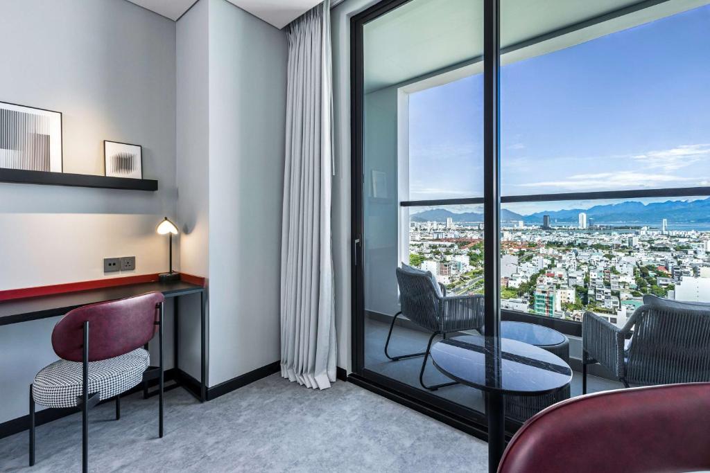 Predel za sedenje v nastanitvi Radisson RED Danang
